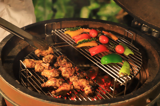 Why Every Kamado Owner Needs a Charcoal Basket – And Why the Sizzle Lift Changes the Game